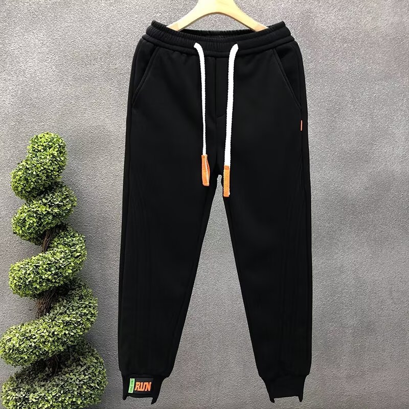 Muške casual hlače za jesen 2025 s modernim dizajnom, jednostavan stil, jogger stil, svestrane i udobne