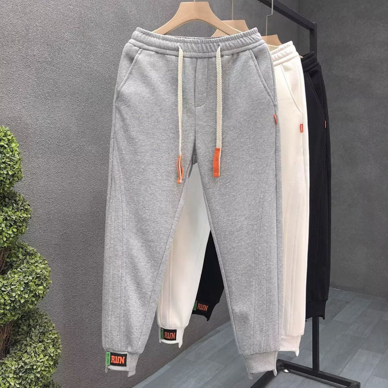 Muške casual hlače za jesen 2025 s modernim dizajnom, jednostavan stil, jogger stil, svestrane i udobne