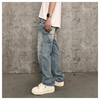 Muške traperice u streetwear stilu, vintage isprane, istrošene, ravni kroj