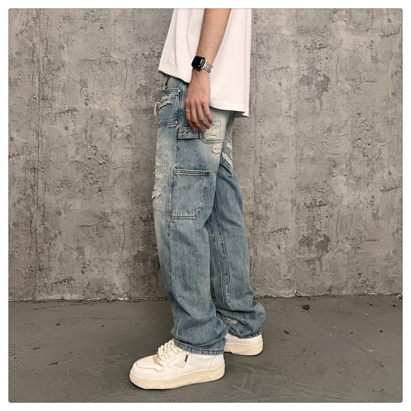 Muške traperice u streetwear stilu, vintage isprane, istrošene, ravni kroj