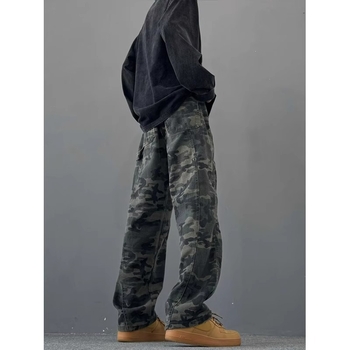 Férfiaknak szóló amerikai kamuflázs mintázatú farmer, retro streetwear stílus, egyenes szabás, mindennapi sportos nadrág tavaszra és őszre