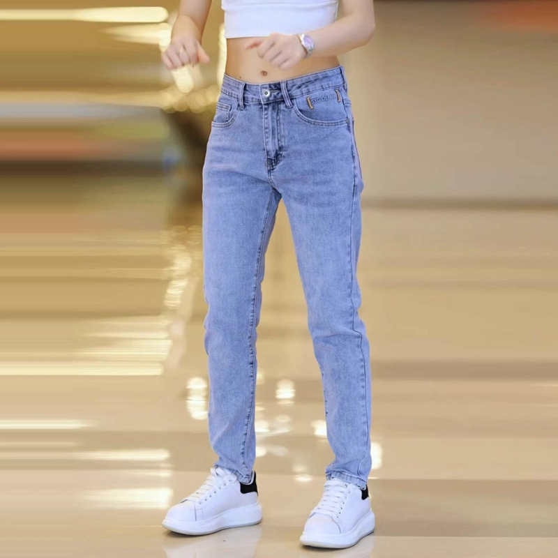 2025 új férfi világoskék farmernadrág, slim-fit, univerzális stílus, tavaszi cropped fazon