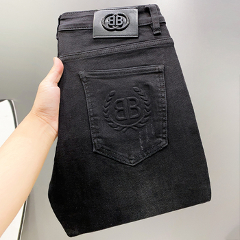 Muške tanke crne traperice, slim-fit, ravnog kroja, lagan materijal za proljeće i ljeto, casual i svestrane.