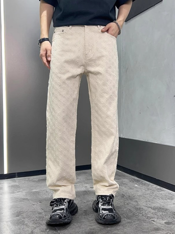 Férfi jacquard farmer szakadt részletekkel, vintage teljes mintázat, lazán szabott egyenes farmer
