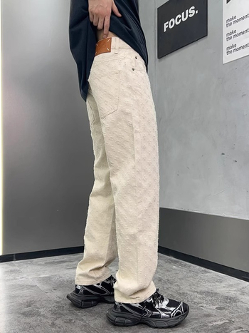 Férfi jacquard farmer szakadt részletekkel, vintage teljes mintázat, lazán szabott egyenes farmer