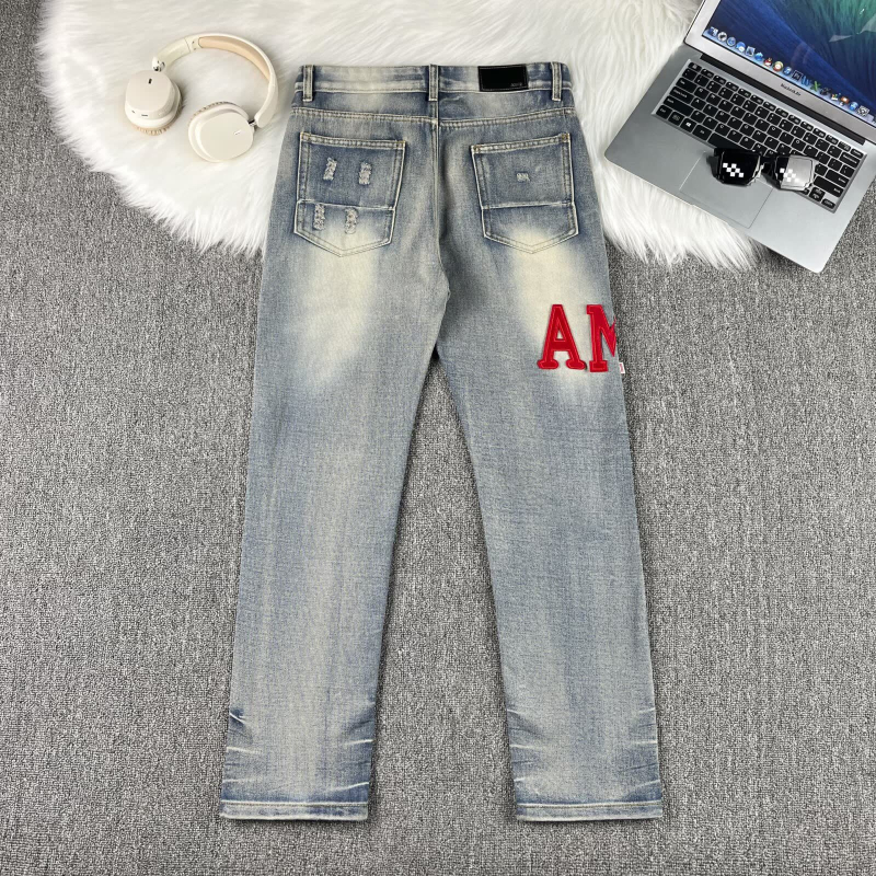 Muške traperice s patchworkom i vezom, vintage stil, slim fit, ravni kroj, svakodnevni casual za proljeće i jesen