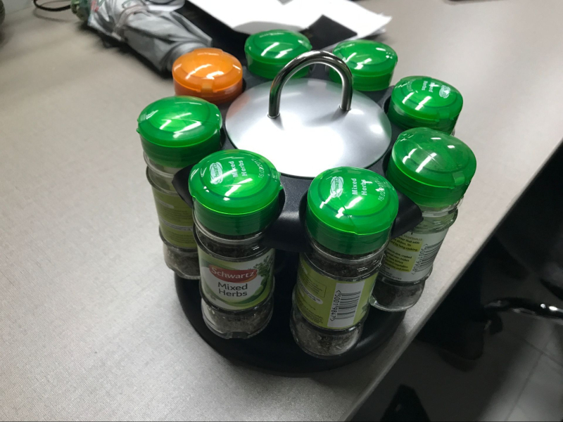 Kreativni rotirajući set posuda za začine u kuhinji, staklene bočice za začine sa stalkom (8 bočica, 80 ml)