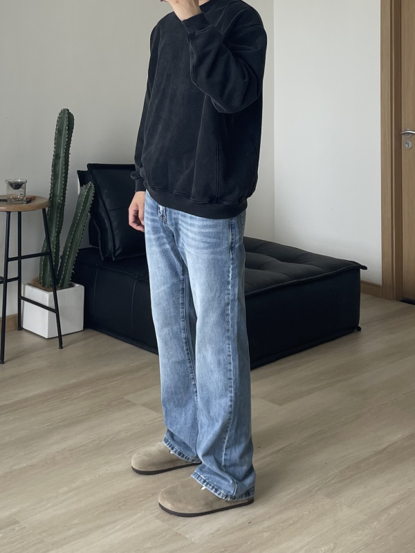 Muške traperice u američkom retro stilu, svijetloplave oprane s distresom – Slim Straight kroj (Cleanfit)