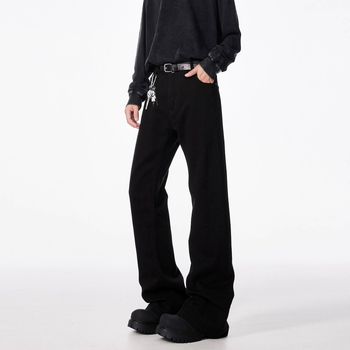 Muške bootcut hlače crne boje, s blagim izduženjem nogavica, američki stil slim straight