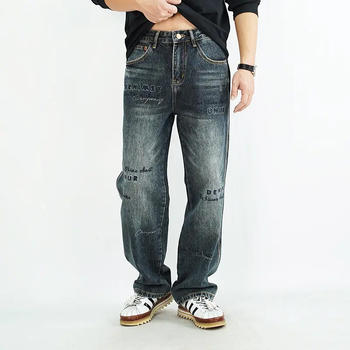 Traperice s patchworkom i lažnim poderotinama – američki retro distressed denim, ravni kroj