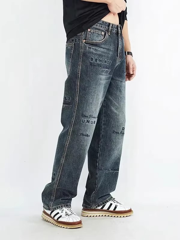 Traperice s patchworkom i lažnim poderotinama – američki retro distressed denim, ravni kroj