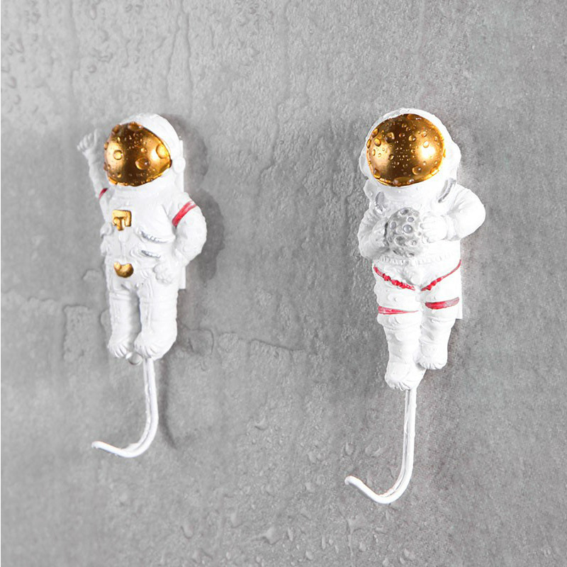Ljepljivi zidni kuk s astronautom od smole – bez bušenja, snažan, za kuhinju i hodnik, držač ključeva