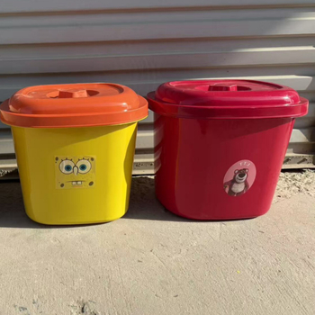 Debeli plastični spremnik za rižu s šarenim karikaturama medvjedića s jagodama, kuhinja, otporan na vlagu i insekte, velik kapacitet