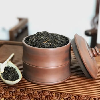 Ni Xing keramička Liubao čajna posuda, Qinzhou, Guangxi – posuda s bambusnim segmentima, kapaciteta oko 600 g sypanog čaja