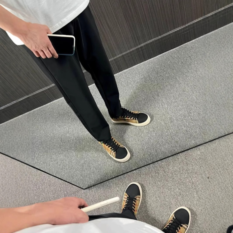 Minimalistički stil, nove hlače s izšivanjem motiva pčele, ravni kroj, slim fit, svestrane, casual, skraćena duljina, trendi