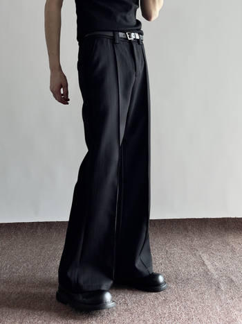 Unisex μαύρα παντελόνια με drape και ελαφρώς φαρδιά γραμμή, άνοιξη-φθινόπωρο, καθημερινά άνετα