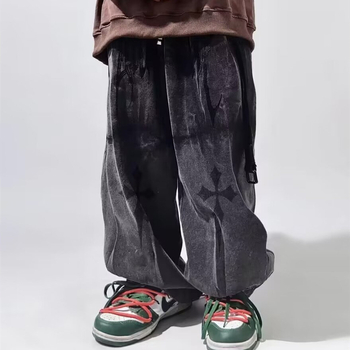 Muške traperice od denima u hip-hop retro urbano stilu, ravna kroja, široke nogavice.