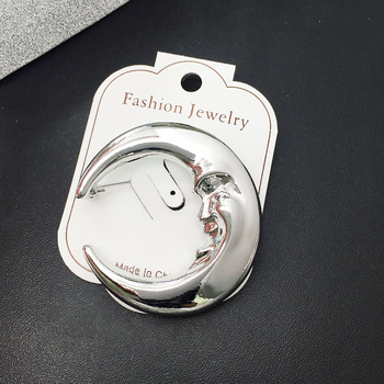 Modna francuska retro broš s mat zlatim polumjesecom – Kind Moon Grandma, elegantan minimalistički pin