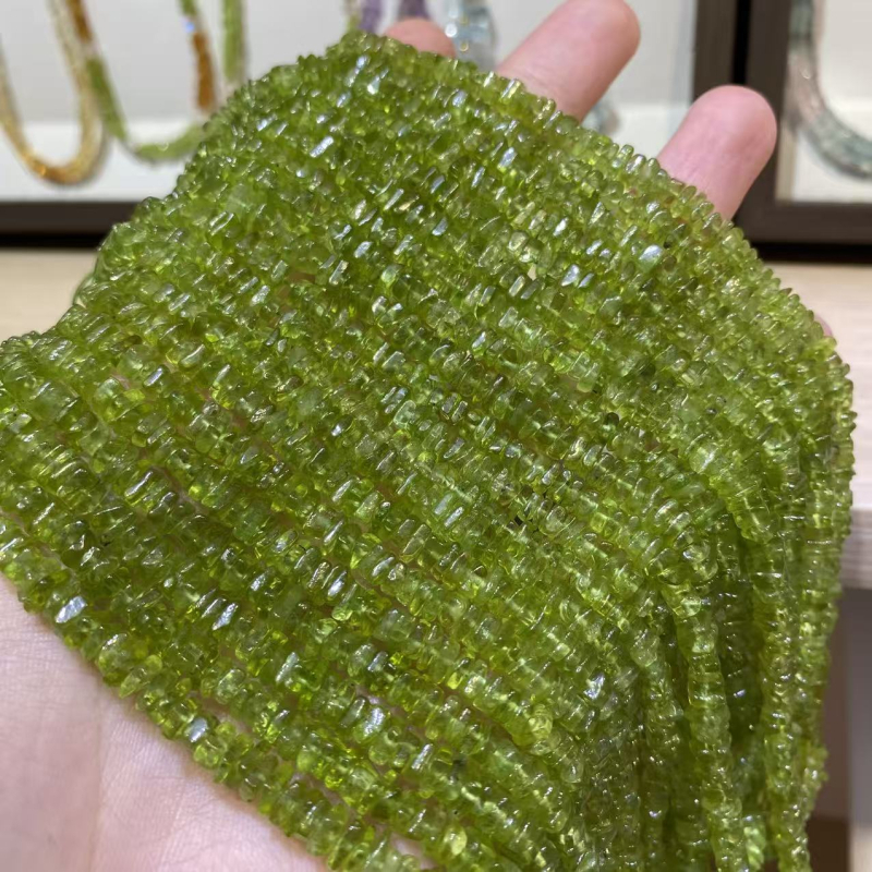 Prirodne peridot koralici, nepravilnog oblika s rupicama, za DIY nakit, 6 mm