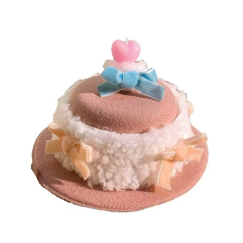 Krema torta! Plyš kapa s mašnicom i kopčom za kosu – rekviziti za rođendanske fotografije