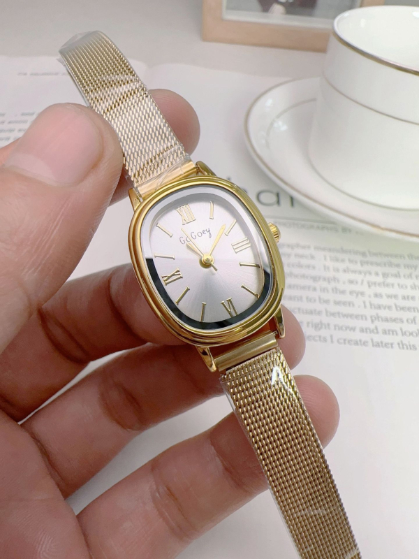Ženski kvarcni sat s retro zlatnim tonom, okrugli brojčanik, elegantan stil