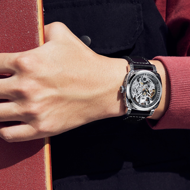 Pánske automatické skeleton hodinky s vyrezávaným kovovým púzdrom, luminiscenčný ciferník, 30 m vodotesnosť, bežné luxusné hodinky