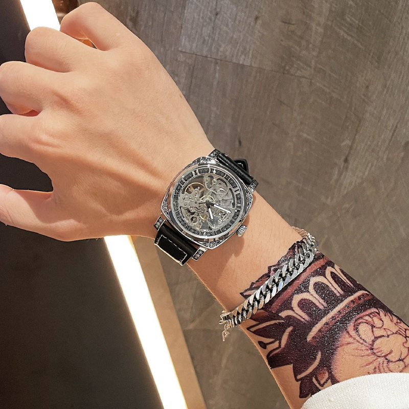 Pánske automatické skeleton hodinky s vyrezávaným kovovým púzdrom, luminiscenčný ciferník, 30 m vodotesnosť, bežné luxusné hodinky