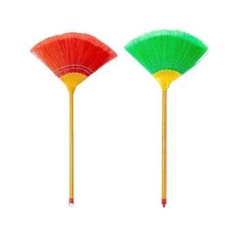 Debela valovita žičana metla s drvenom drškom i šarenom glavom metle
