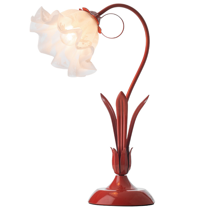 Crvena svadbena stolna lampa s cvjetnim dizajnom