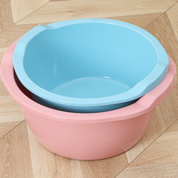 Plastična posuda s dva držača, namijenjena pranju lica, pranju povrća u kuhinji i pranju rublja; višenamjenski bazen za odrasle i bebe.