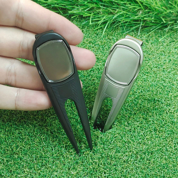 Nova višefunkcionalna metalna vilica za golf – dodaci za golf teren
