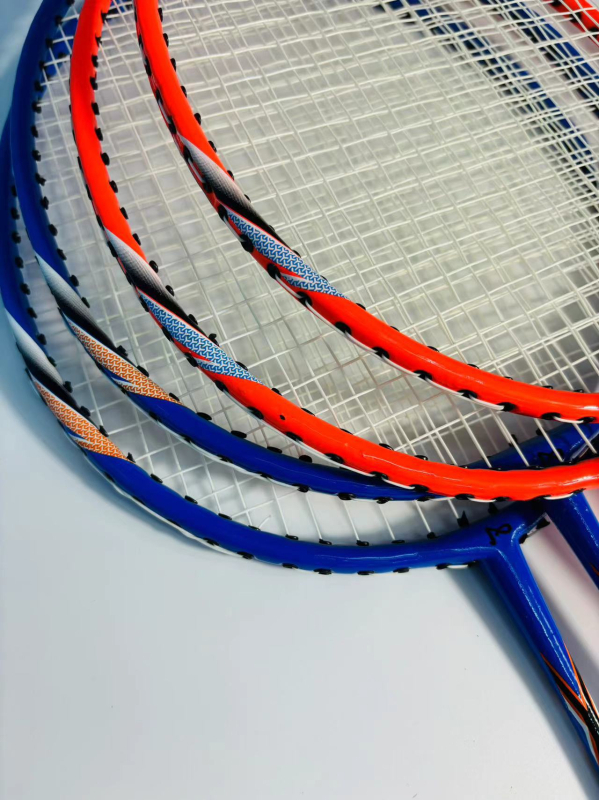 Badminton raketa od željeznog legura, jednodjelna, višebojna, za početnike, kućna upotreba, set za mlade