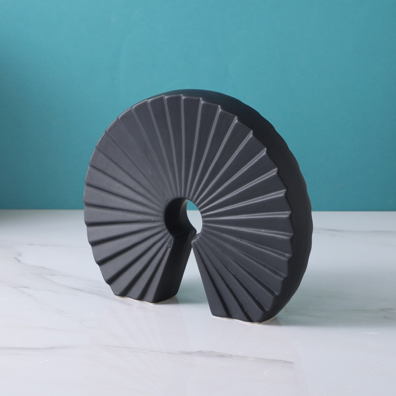 Keramički ukras u obliku ventilatora, moderan minimalistički luksuz