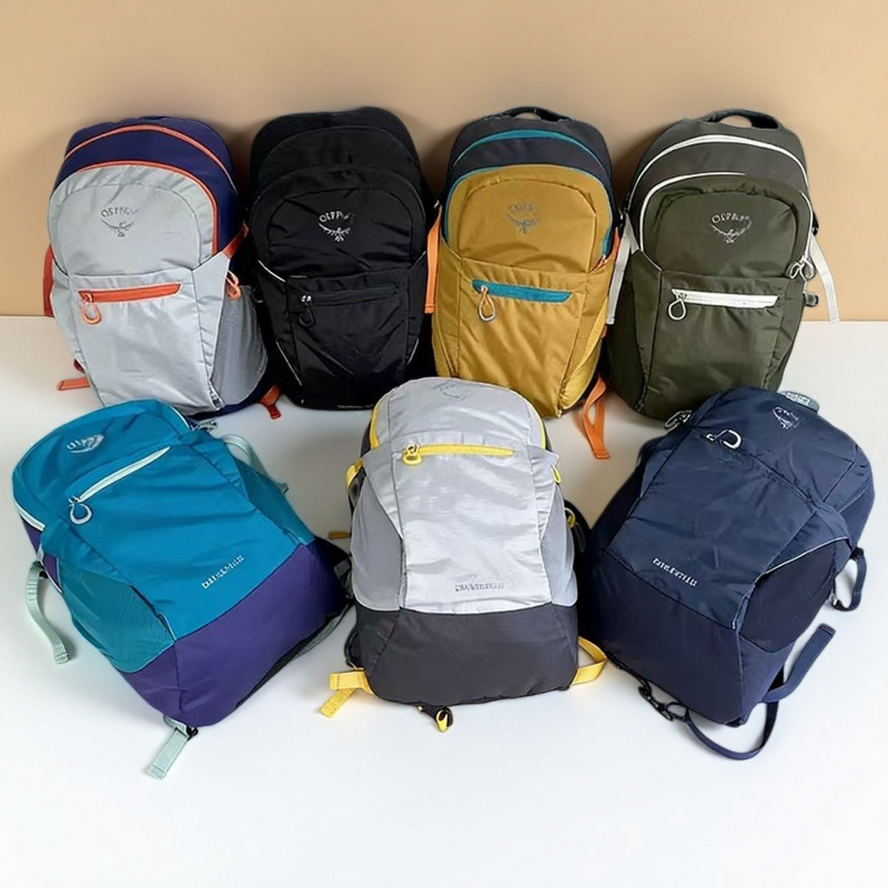 Ľahký vodeodolný turistický batoh s priehradkou na notebook, vhodný na outdoorové aktivity