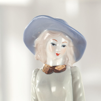 Pozlaćena porcelanska figurica u europskom stilu, dekorativni komad za dom
