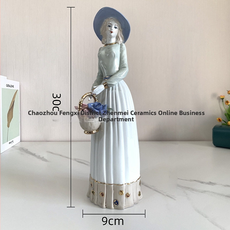 Pozlaćena porcelanska figurica u europskom stilu, dekorativni komad za dom