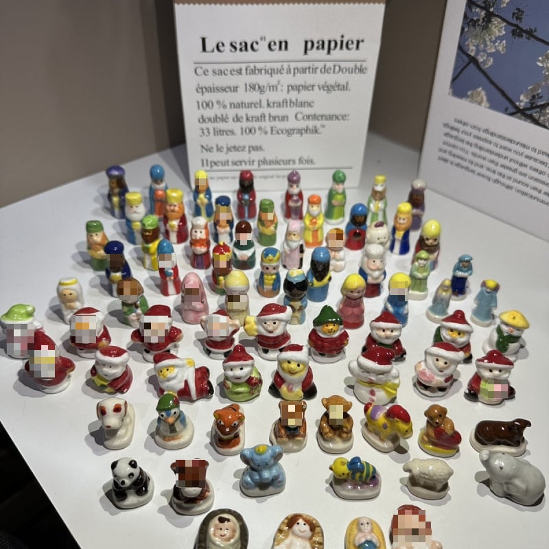 Ručno izrađene keramičke figurice, ručno obojane, stolne miniature za mikro krajolise
