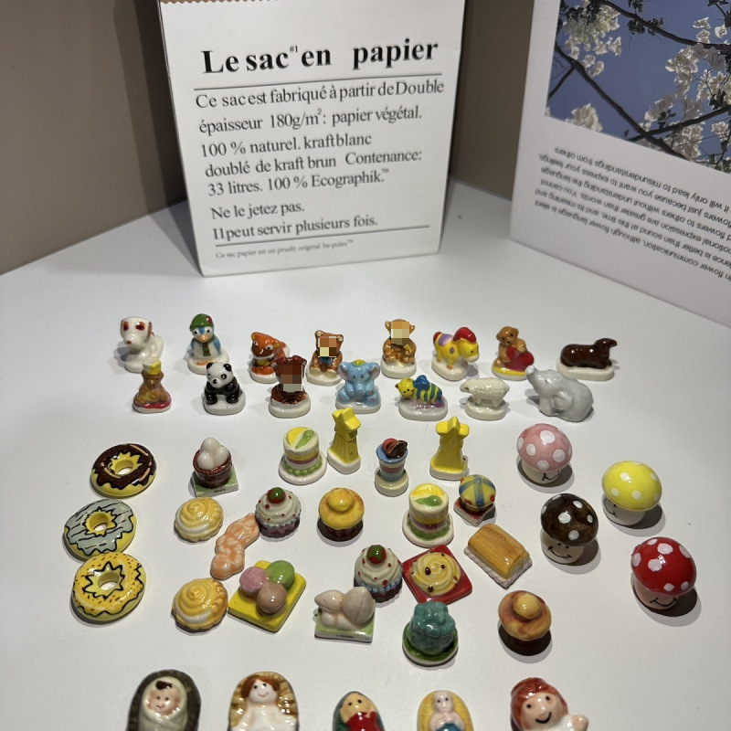 Ručno izrađene keramičke figurice, ručno obojane, stolne miniature za mikro krajolise
