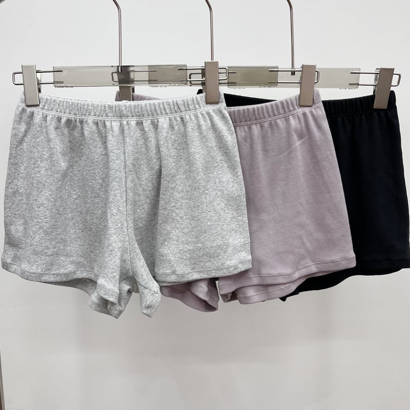 Pamukaste rebraste šorceve s elastičnim pojasom – ultra kratke, sportsko casual stil