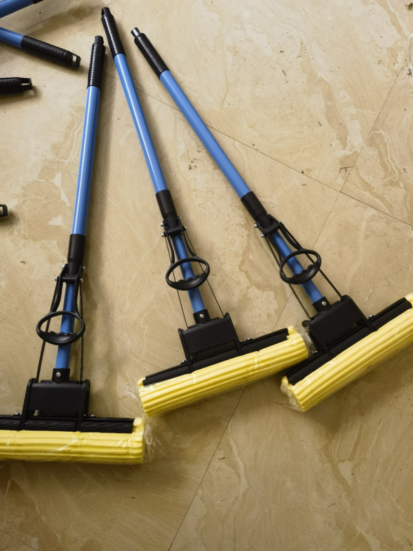 27 cm spužvasti mop s roler glavom i željeznom šipkom
