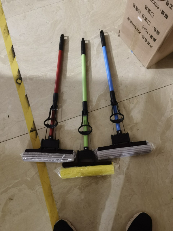 27 cm spužvasti mop s roler glavom i željeznom šipkom