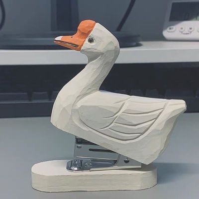 Luksuzna drvena figura guske – kreativni ukras, rođendanski poklon