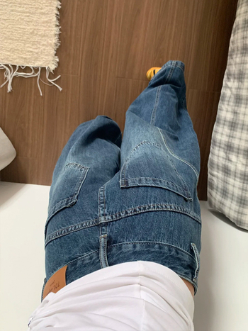 Ženske hlače od džinsa s visokim strukom, široke i ravne, izblijedjeli denim, prozračan kroj