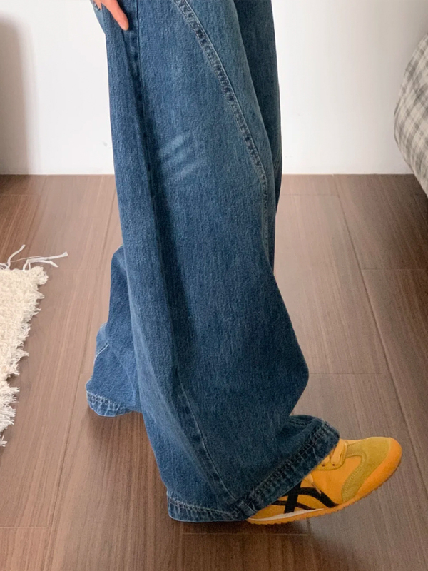 Ženske hlače od džinsa s visokim strukom, široke i ravne, izblijedjeli denim, prozračan kroj