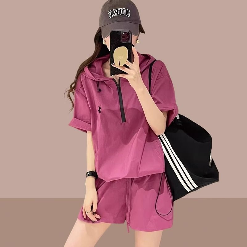 Ženski dvodijelni set za plus veličinu s UV zaštitom, kapuljačom i izšivenim šortovima, ljetni casual stil