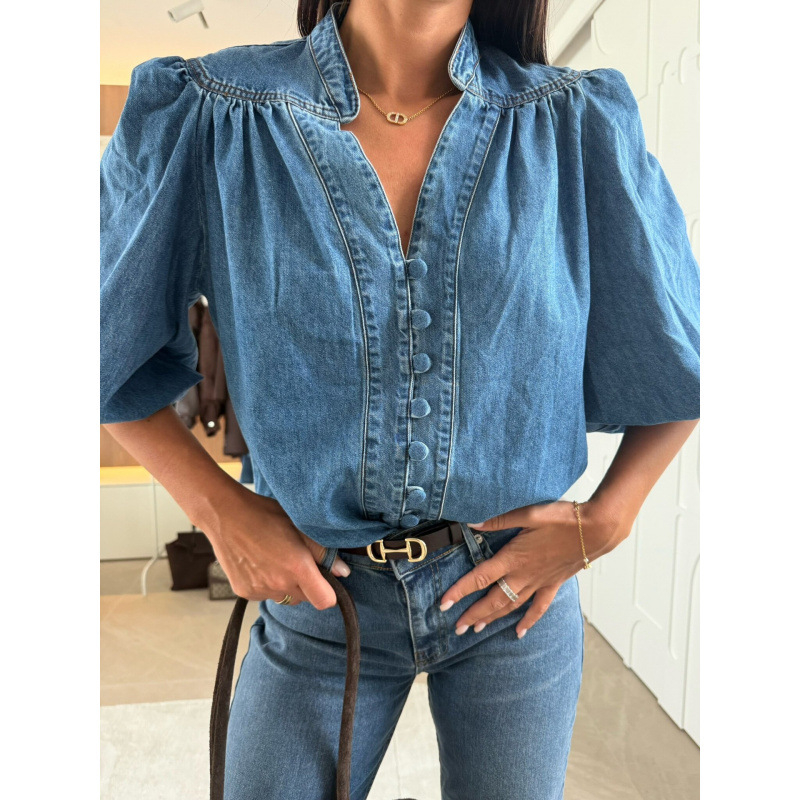Denim košulja s V izrezom, lantern rukavima, jednobojna, slobodan kroj, kratka duljina 40–50 cm, jesen 2025, street hipster stil