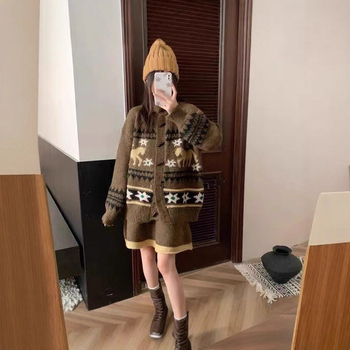 Korejskog stila komplet za žene, rani jesen 2025: pulover s Fair Isle uzorkom i suknja, dvodijelni set za niske osobe