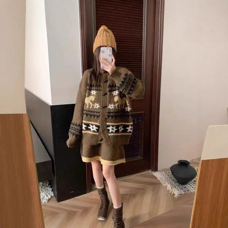 Korejskog stila komplet za žene, rani jesen 2025: pulover s Fair Isle uzorkom i suknja, dvodijelni set za niske osobe
