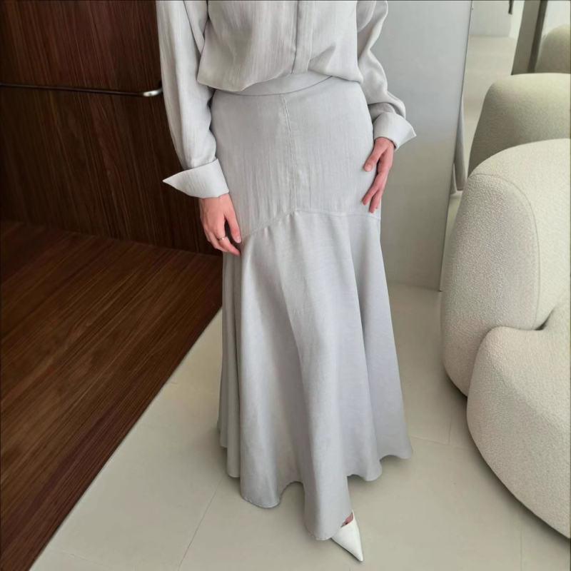 Ženski dvodijelni set: suknja i košulja s dugim rukavima, opušteni gornji dio i uska suknja, elegantan stil, moda 2026