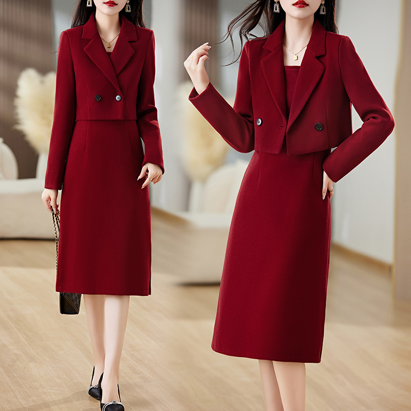 Crveni ženski vuneni dvodijelni set – sako i midi haljina, jesen/zima 2025, elegantan gradski stil